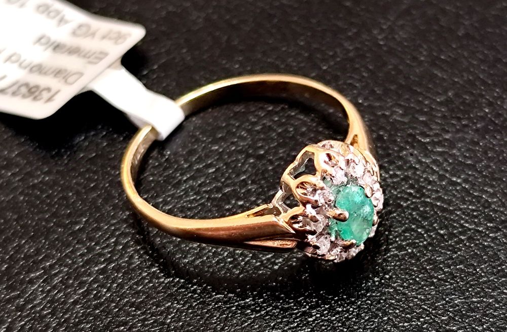 Златен Пръстен / Изумруд / Брилянти