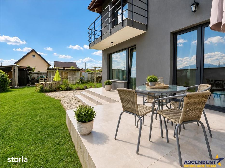 Casa familiala,3 dormitoare,incazire pardoseala,terasa,530 mp teren,Sa