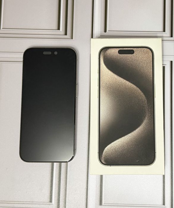 iPhone 15 pro 256gb platinum