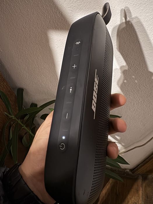 Vând boxă portabilă Bose SoundLink Flex