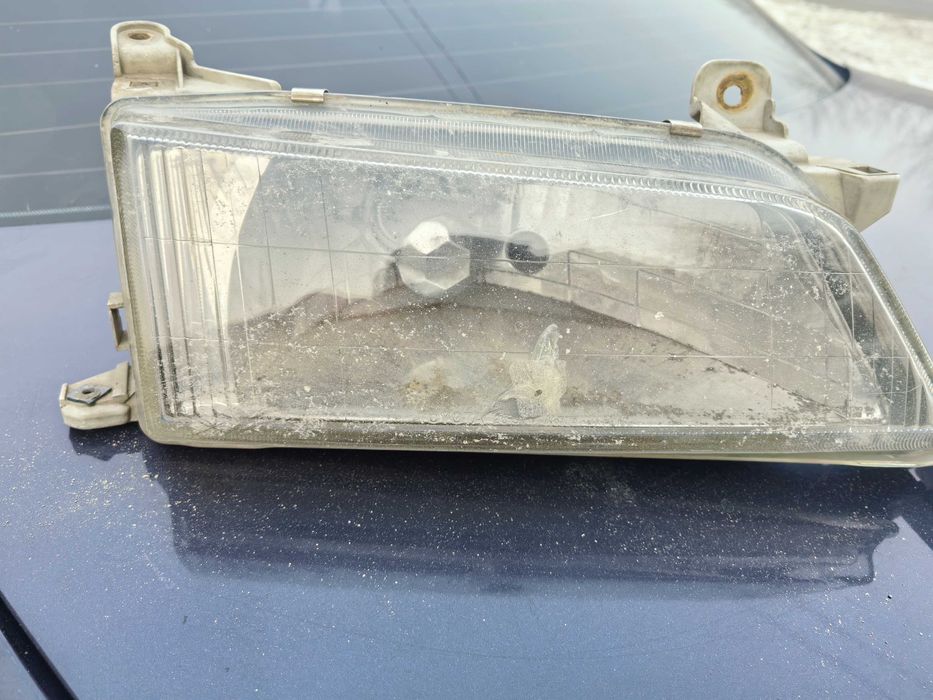 Продам фары . Тойота корона Премио 1998 г