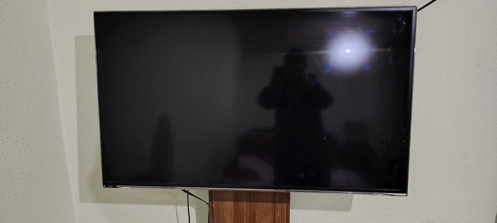 ARTEL 42 Dyuym holati yaxshi