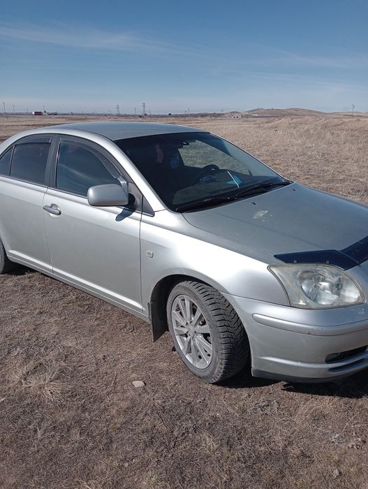 Продаю Тоуота авенсис 2003