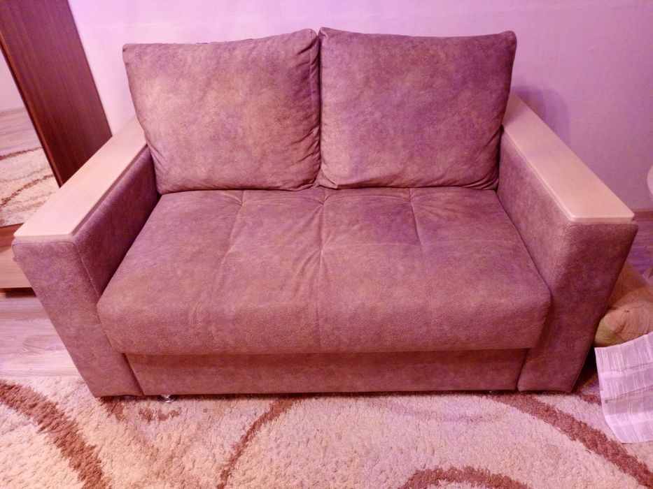Продам диван раскладной.
