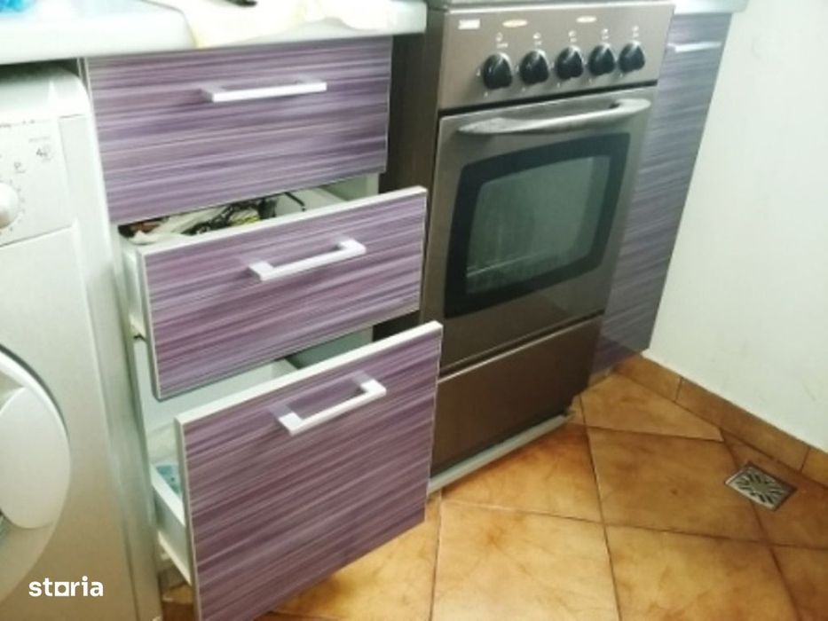 Apartament 3 camere, balcon, Berceni