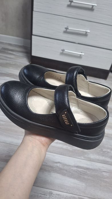 Кожаные школьные сандали 34