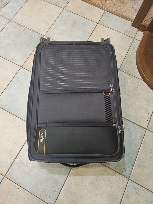 Чемодан средний 6000тг