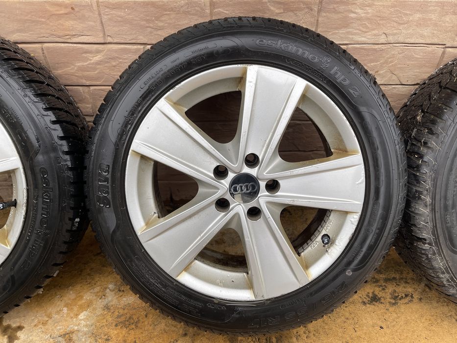 Cauciucuri de iarna cu jante de aliaj Q3 215/55 R17