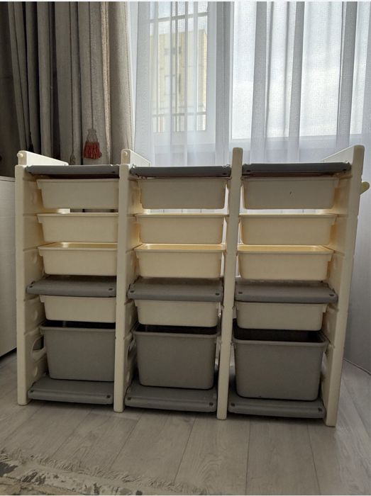 Стеллаж для игрушек