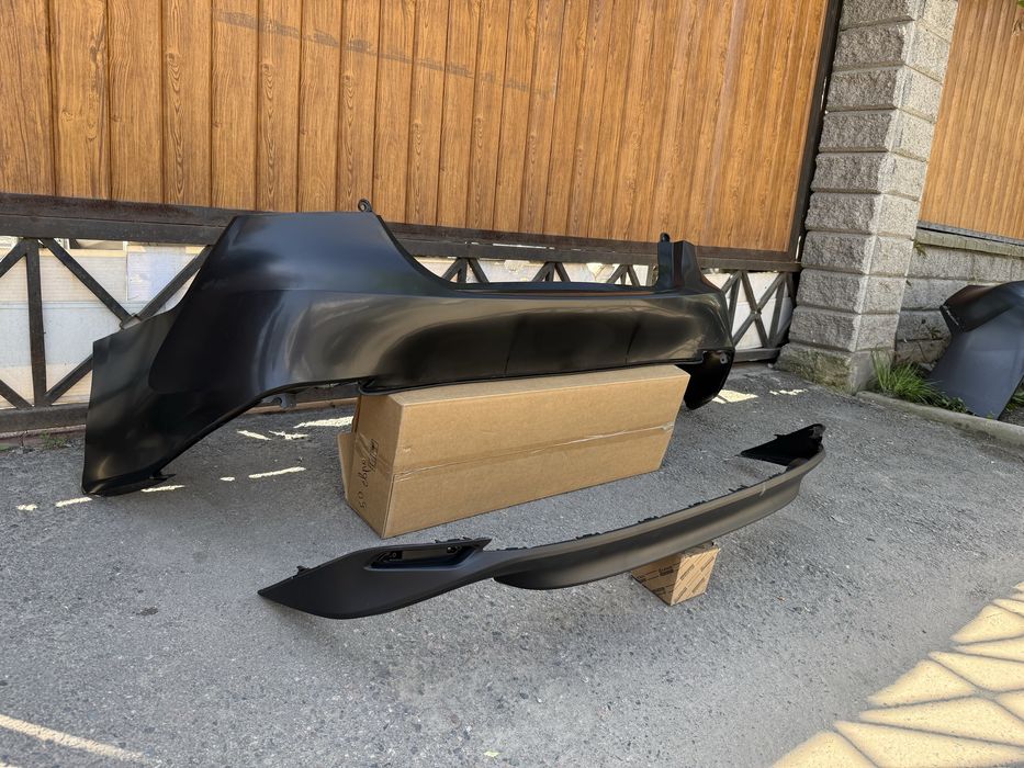 Бампер задний на Camry 70/75