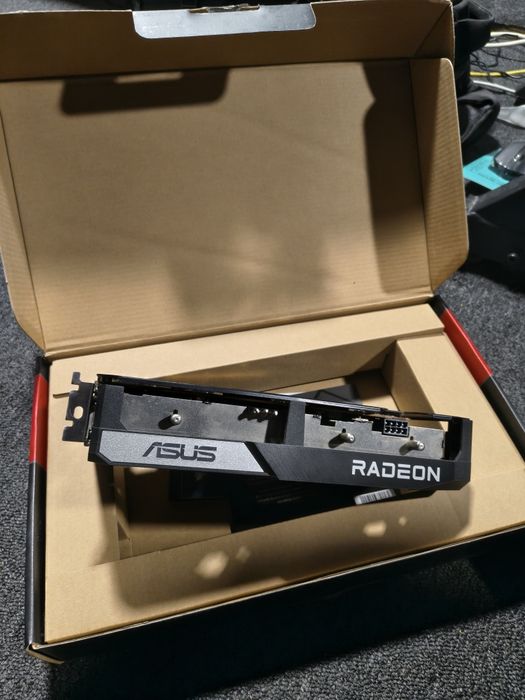 Rezervat-Placa video Asus AMD  Radeon Rx 6600 XT dual 8gb