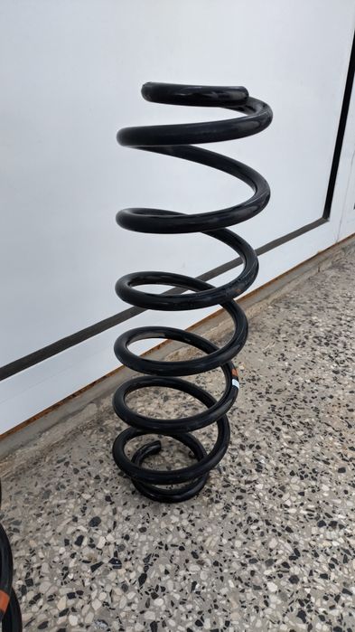 Пружини за Пасат комби б7