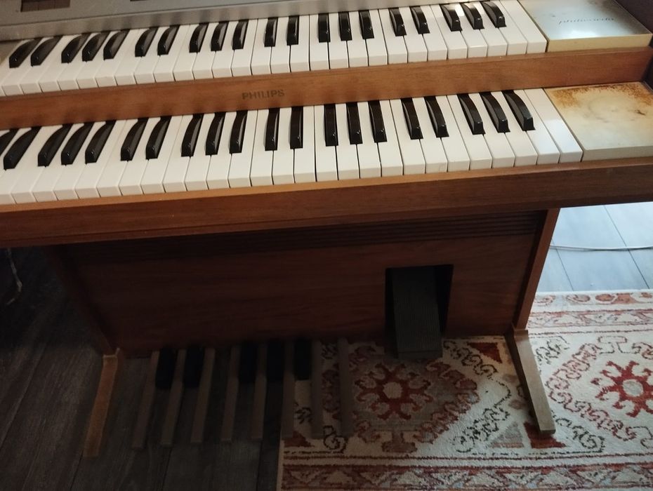 Philips pian de vânzare