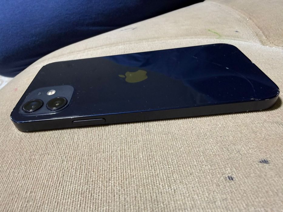 Apple Iphone 12.