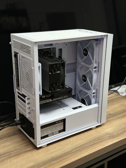 Игровой системный блок GeForce RTX 5060