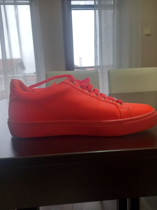 Продавам обувки марка Филип Плейн