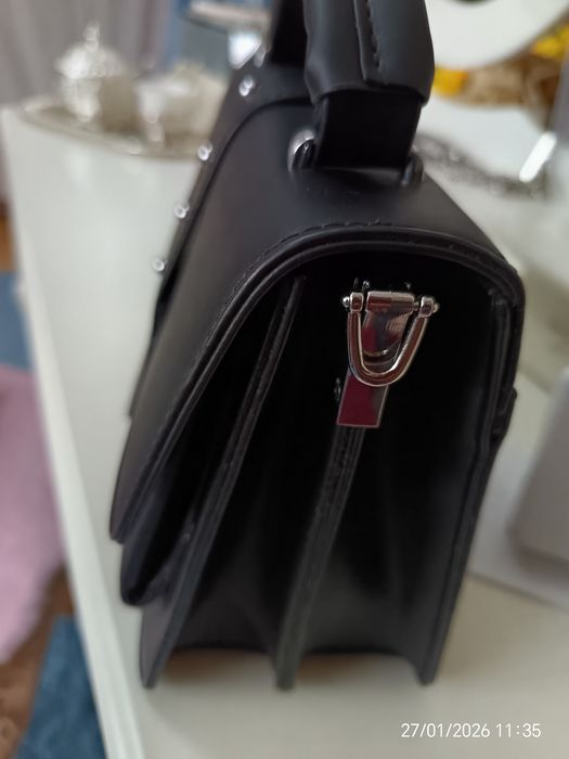 Poșetă neagră medie