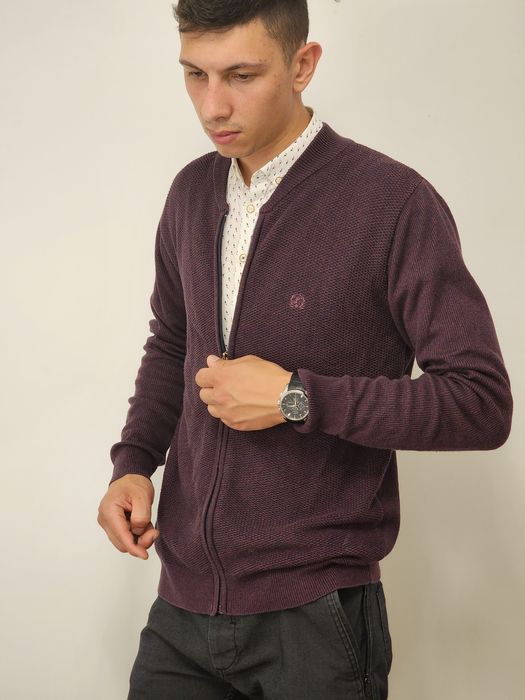 Пуловер с цип, за над риза.