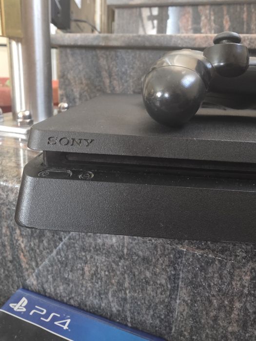 Ps4 slim 1TB + 2бр джойстика