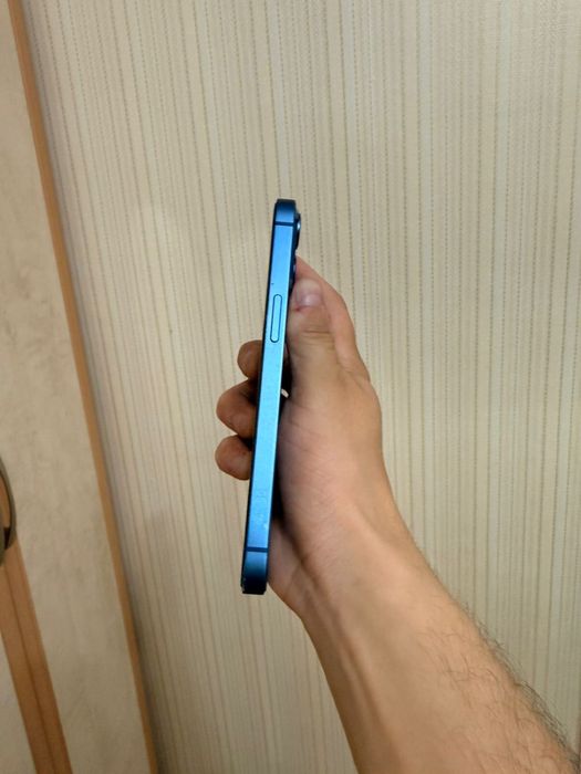 Продам айфон 13 128 гб