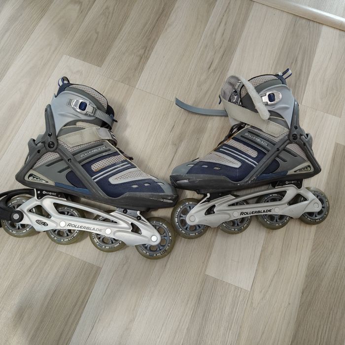 Vând role marime 43