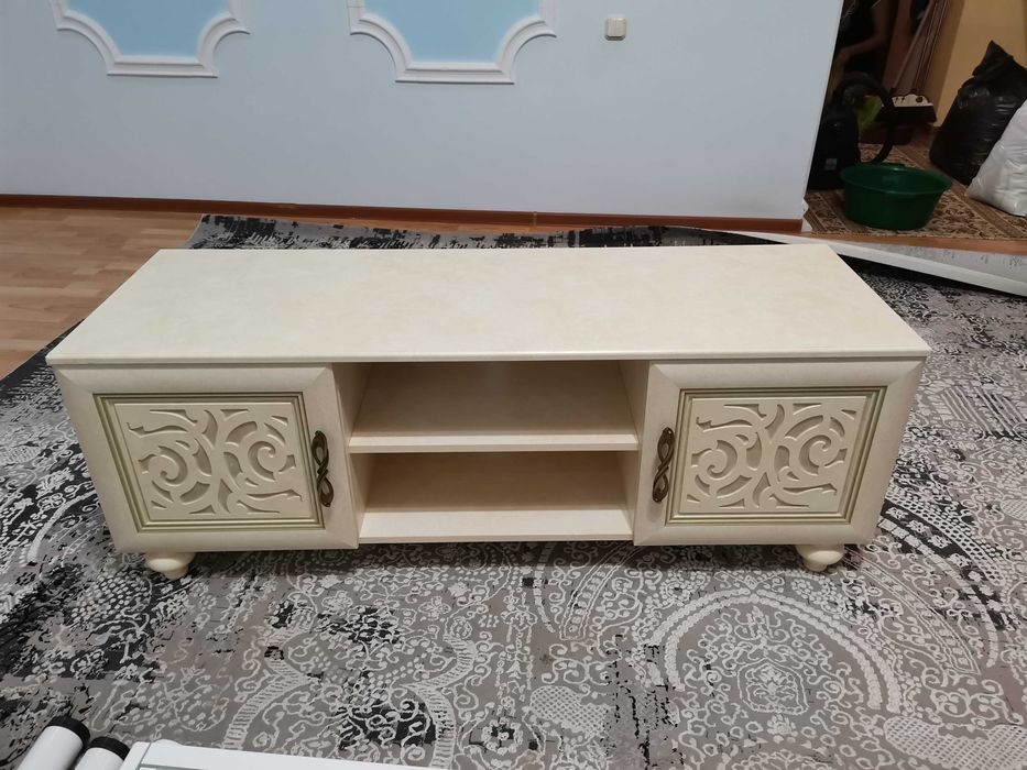 Продам подставку с диагональю 140/50.  за 23000 тг. торг есть