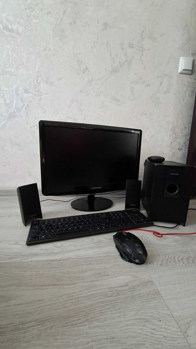 Монитор клавиатура мышка