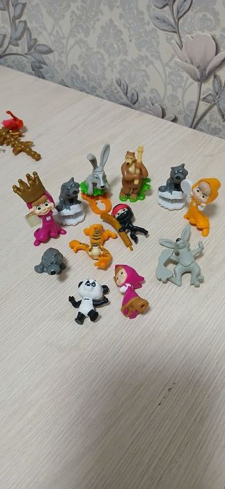 Очень много разных киндеров