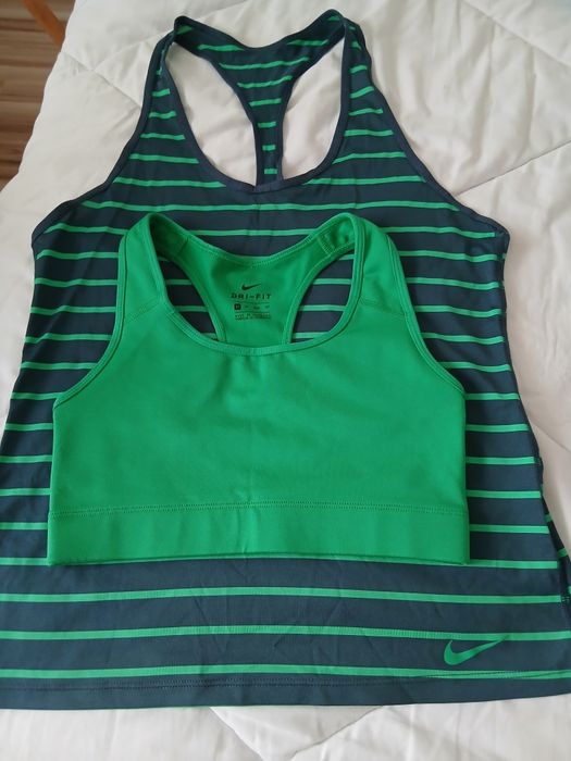 Set  maiou  și bustiera Nike