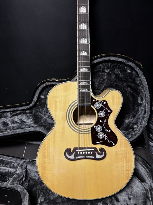 Epiphone EJ-200SCE акустична китара