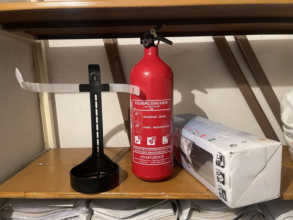 Немски пожарогасител 2 кг