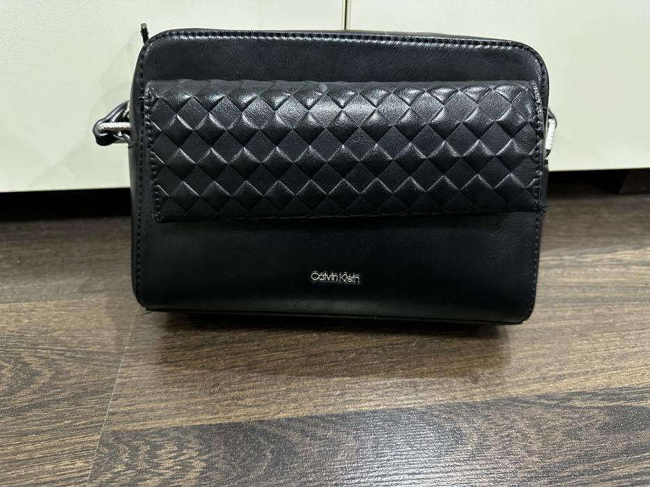 оригинална дамска чанта Calvin Klein