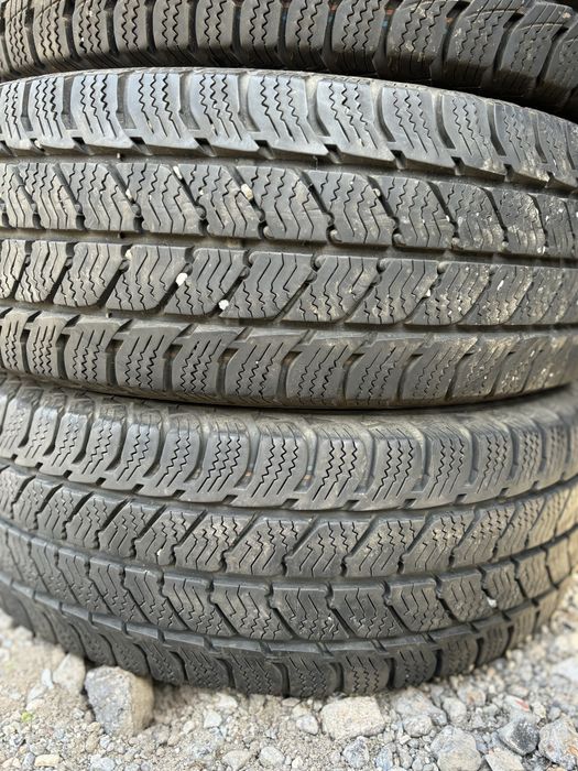 215/65/16 за бус Semperit 2023