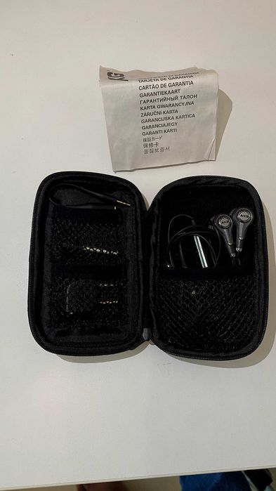 Casti AKG studio reference K319