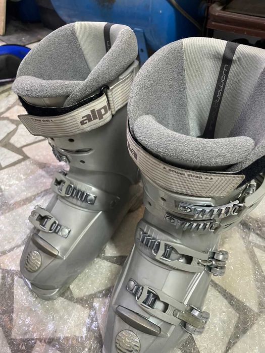 Ботинки горнолыжные  Alpine и Venus .