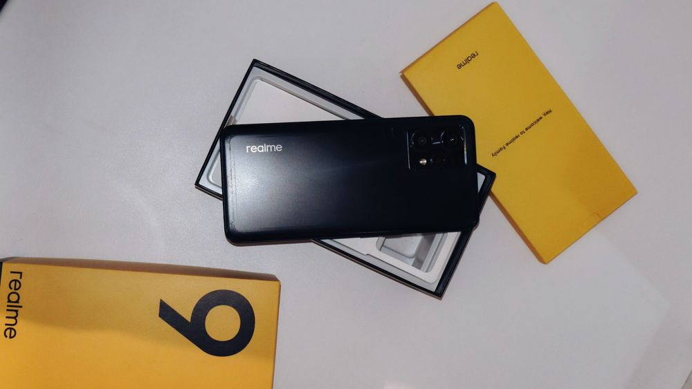 Продам телефон Realme 9