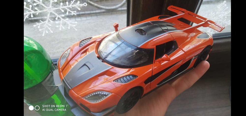 Машинка игрушки Koenigsegg