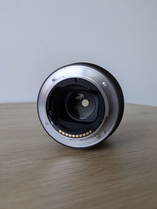 Sony FE 1.8/50 Обектив Като Нов + Сенник, Капачки SEL50F18F