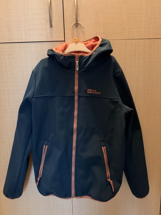 Jacheta pentru Softshell cu gluga impermeabila Jack Wolfskin. 152