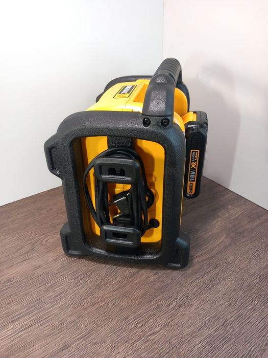 Vând boxă portabilă de șantier Dewalt
