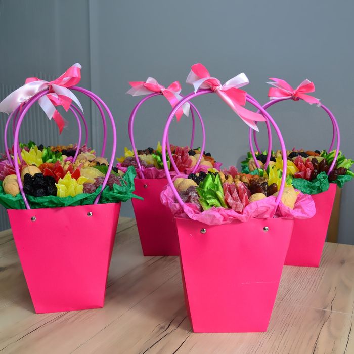 Букеты из сухофруктов