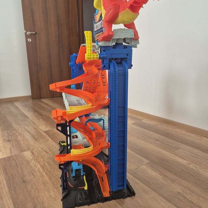 Garajul suprem Hot Wheels