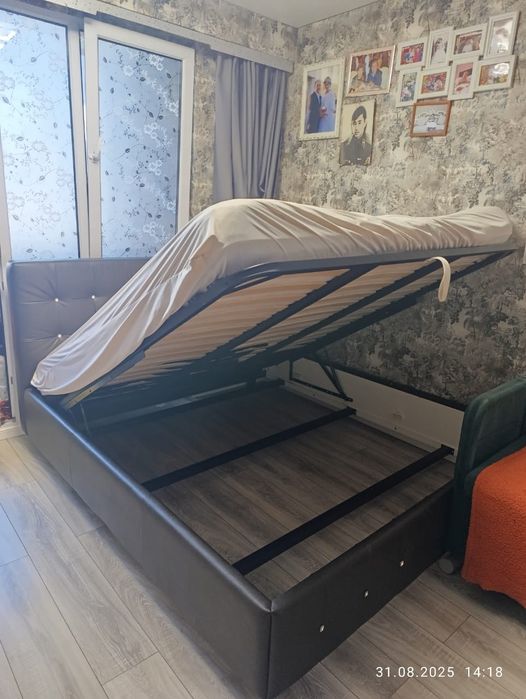 Продам кровать 180/200