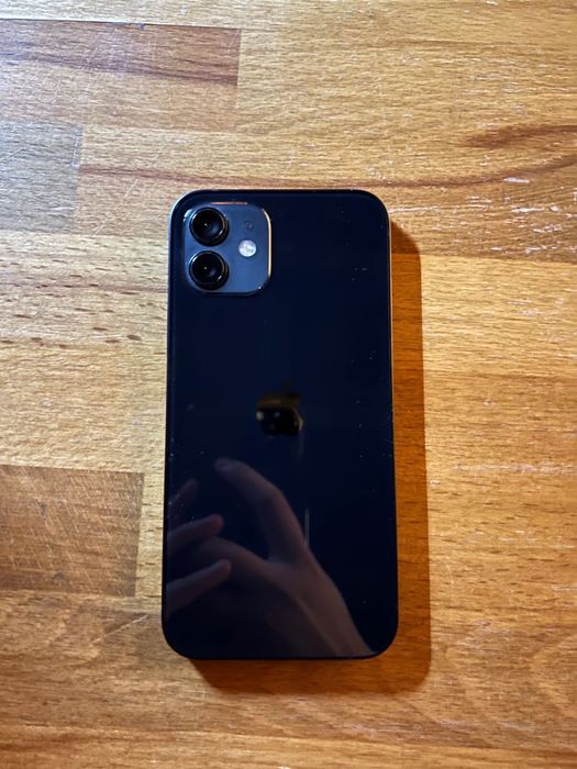 Продается айфон 12