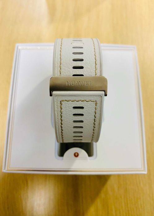 Huawei Watch D2, Gold Aluminum Case, White Composite Leather Strap