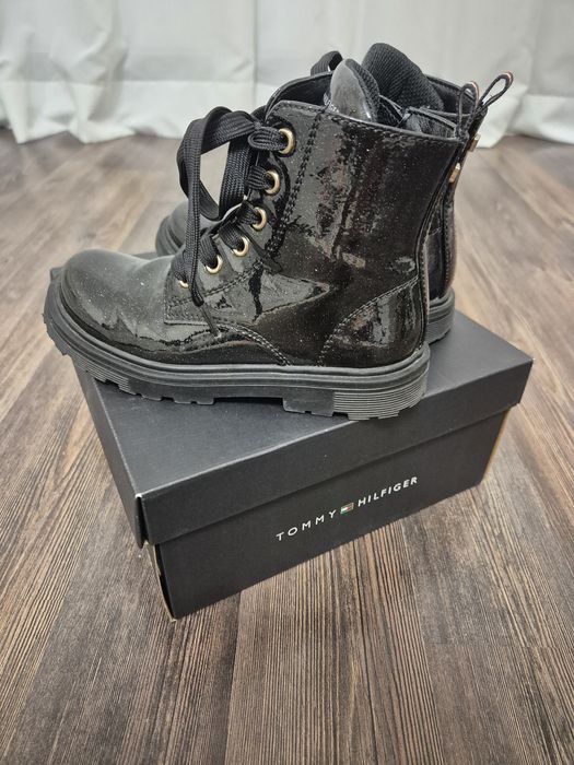 Tommy Hilfiger, Adidas, Mayoral