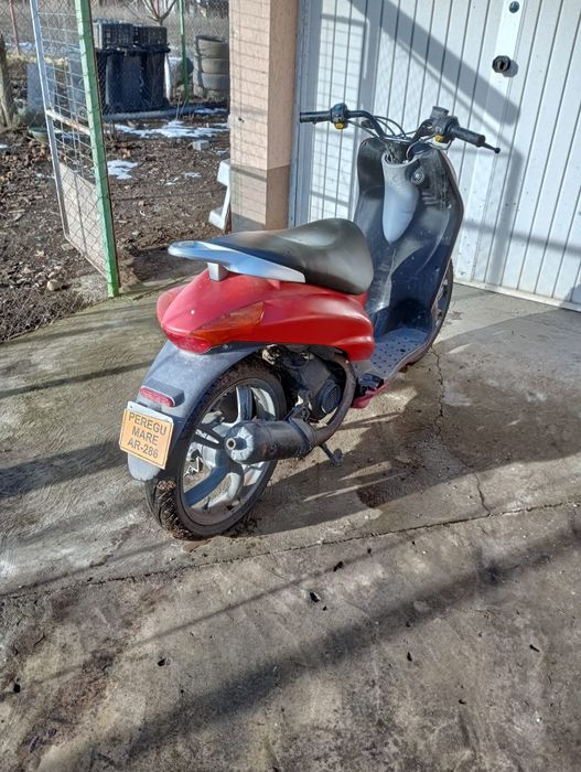 Vând scuter inmatriculat Peugeot