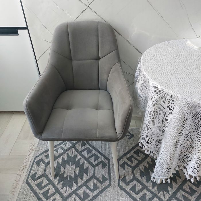 Продам стулья кухонные б/у