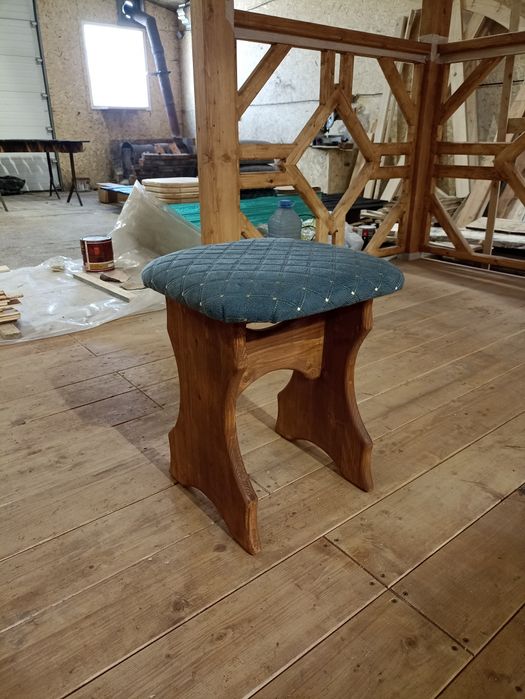 Табуретки из сосны