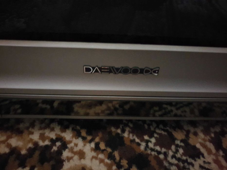 Телевизор Daewoo- работещ 21 инчов екран.
